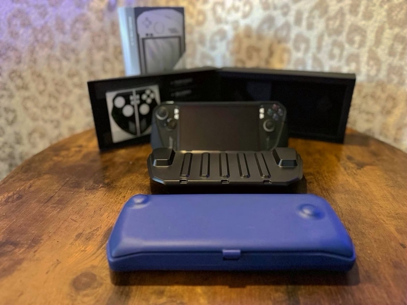 ASUS ROG Ally Z1 Extreme 2TB Blue - Used image 3