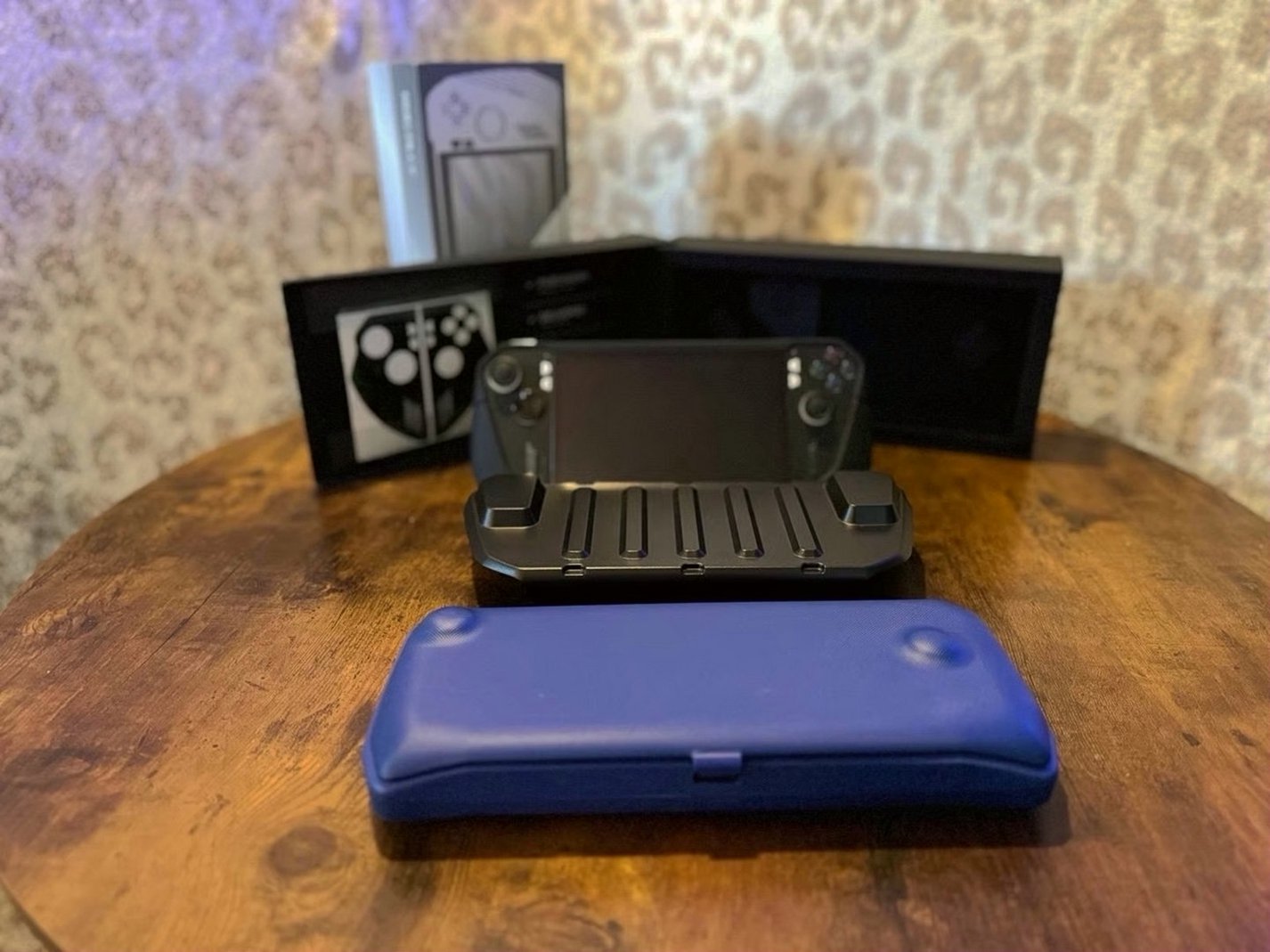ASUS ROG Ally Z1 Extreme 2TB Blue - Used image 4