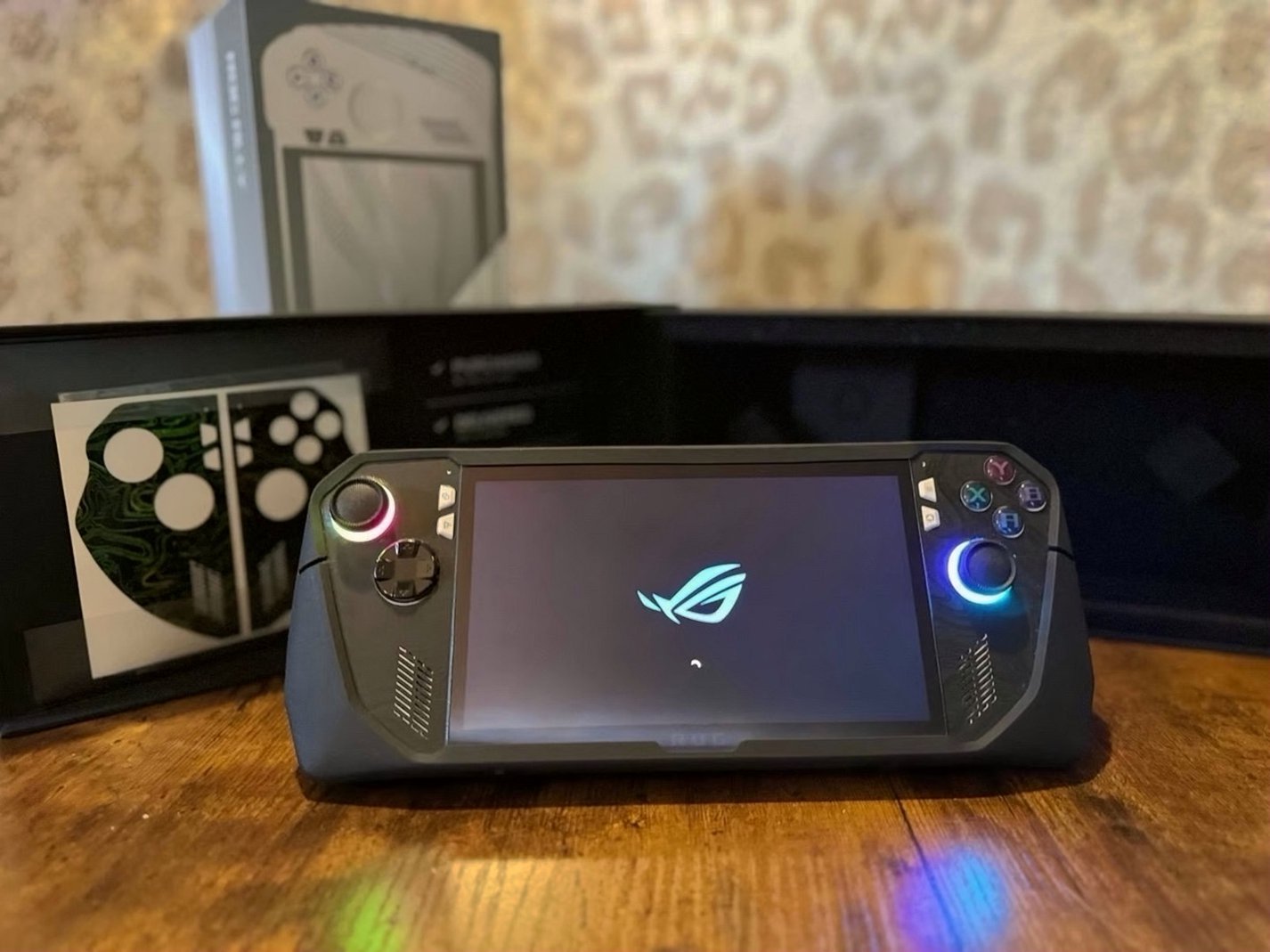 ASUS ROG Ally Z1 Extreme 2TB Blue - Used image 5