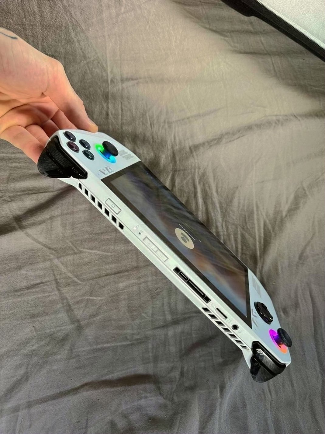 ASUS ROG Ally Z1 Extreme 3G86 512GB White Unlocked - Used image 4