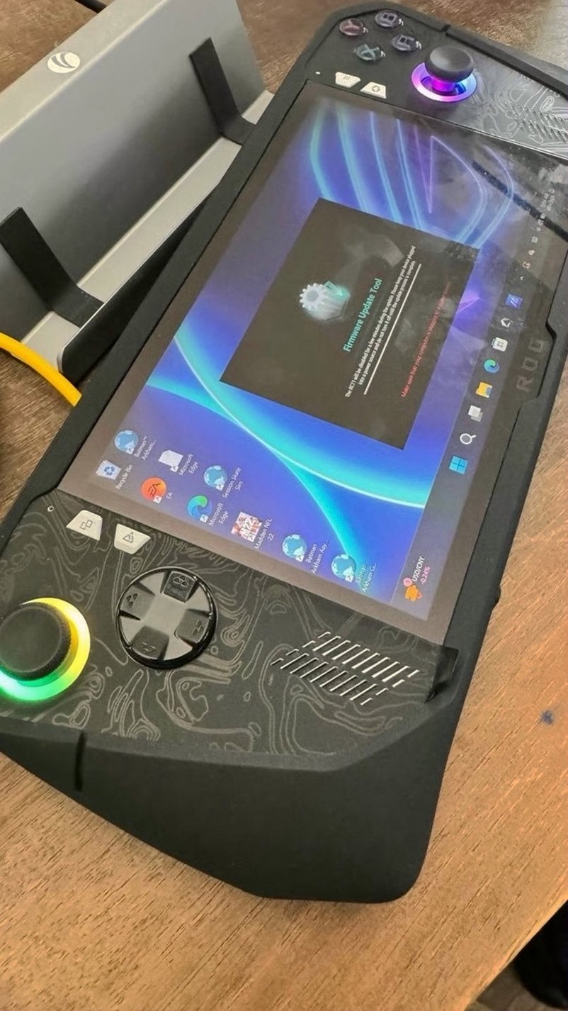 Asus ROG ALLY Z1 Extreme 512GB Black Unlocked - Used image 3