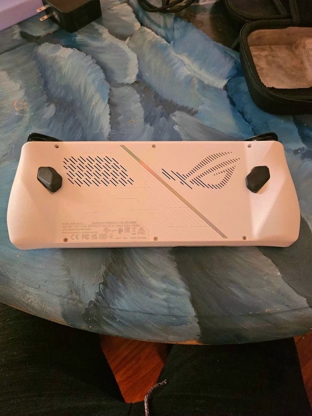 ASUS ROG Ally Z1 Extreme 6R22 - Used image 4