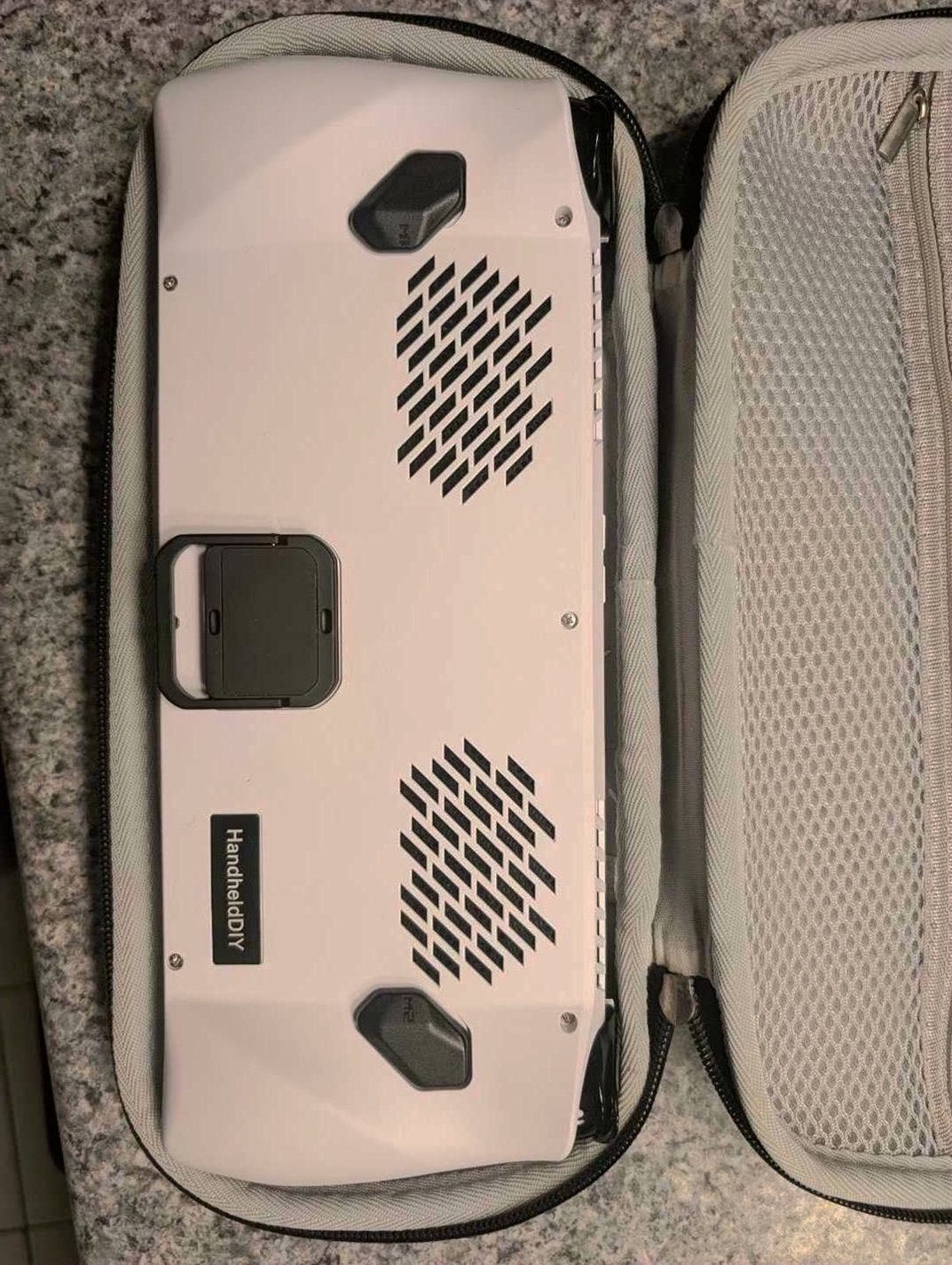 ASUS ROG Ally Z1X 1TB Black Unlocked - Used image 2