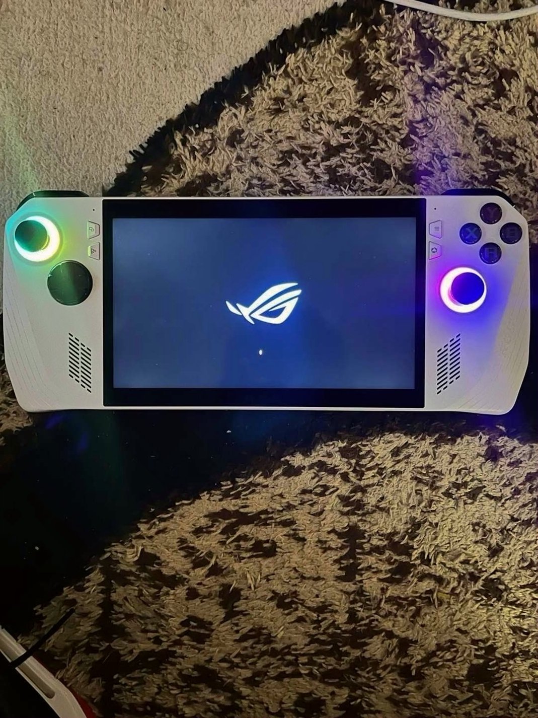 ASUS Rog Ally Z1 3K56 Unlocked Used image 2