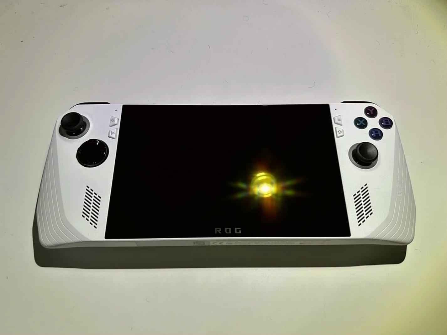 ASUS ROG Ally Z1 Extreme 1B26 - Used image 2