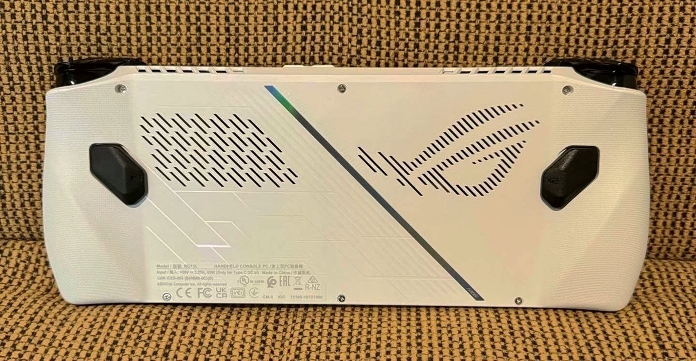 ASUS ROG ALLY Z1 Extreme 512GB Mint Unlocked - Used image 3