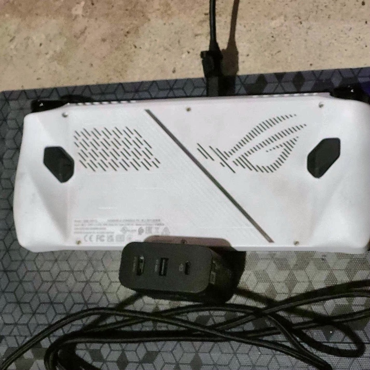 ASUS ROG Ally 512GB White Unlocked - Used image 2