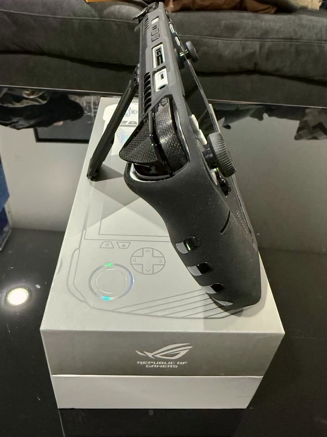 ASUS ROG Ally Z1 Extreme 1TB White Unlocked - Used image 3