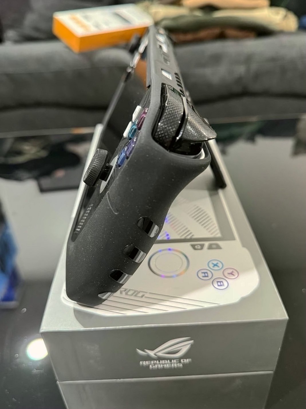 ASUS ROG Ally Z1 Extreme 1TB White Unlocked - Used image 5