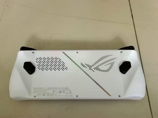 Asus ROG Ally Z1 Extreme 512GB - Used image 3