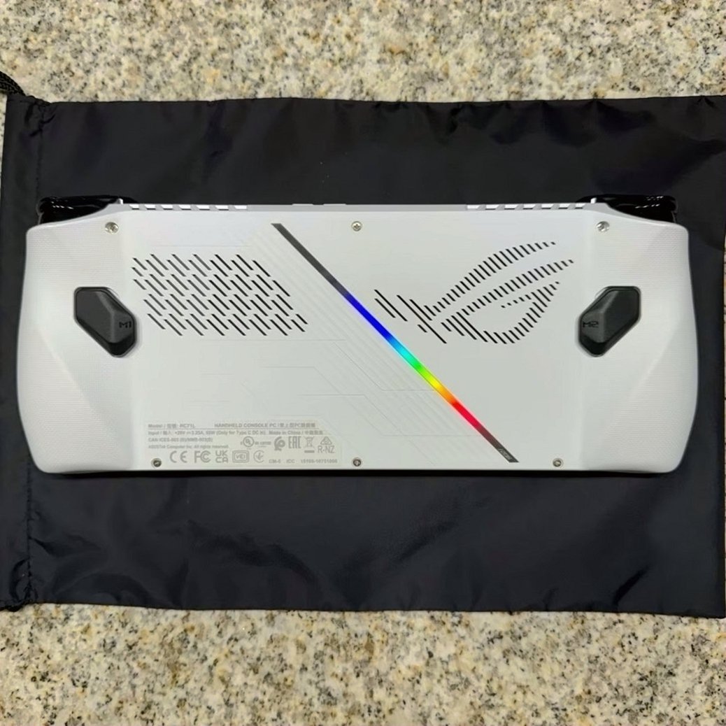 ASUS ROG Ally Z1 Extreme 512G Unlocked - Used image 2