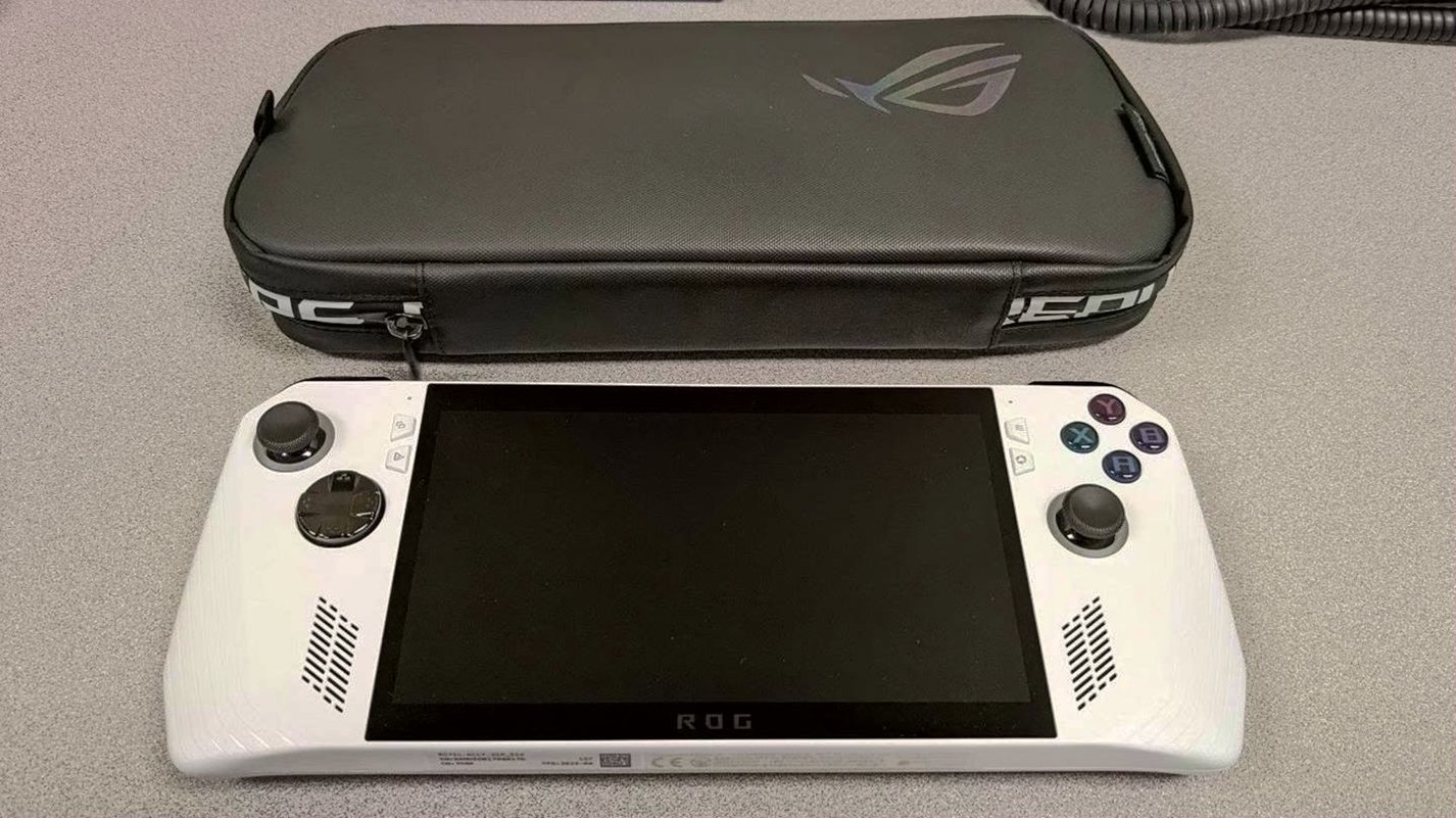 ASUS ROG Ally Z1 Extreme 2TB Unlocked - Used