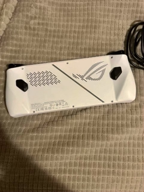 ASUS ROG Ally 512GB 7" 120Hz Unlocked - Used image 2