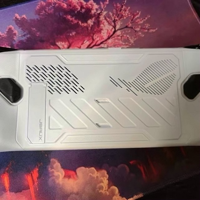 ASUS ROG Ally Z1 Extreme 2TB White Unlocked - Used image 5
