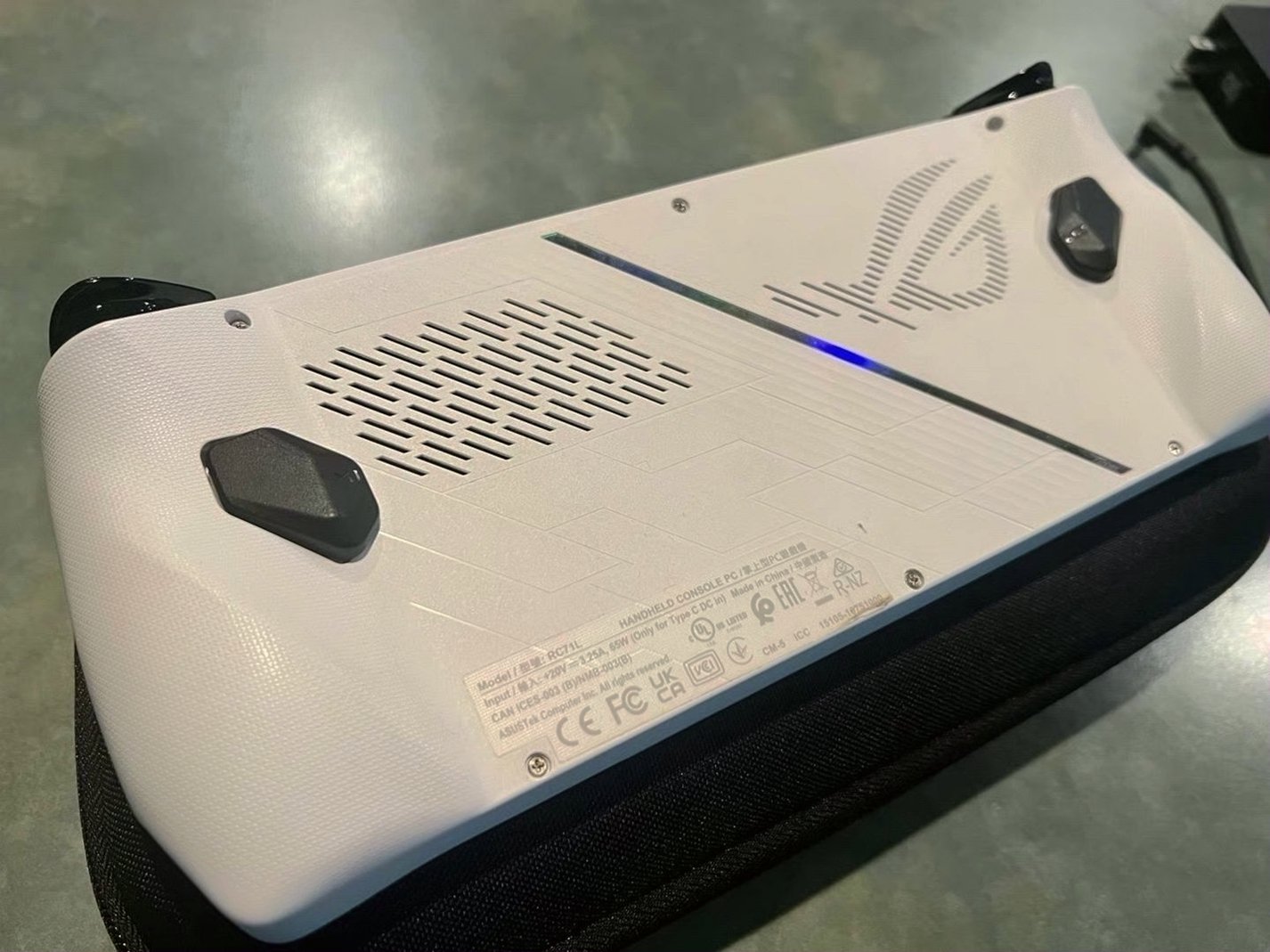 ASUS ROG Ally Z1 Extreme 9E79 - Used image 2