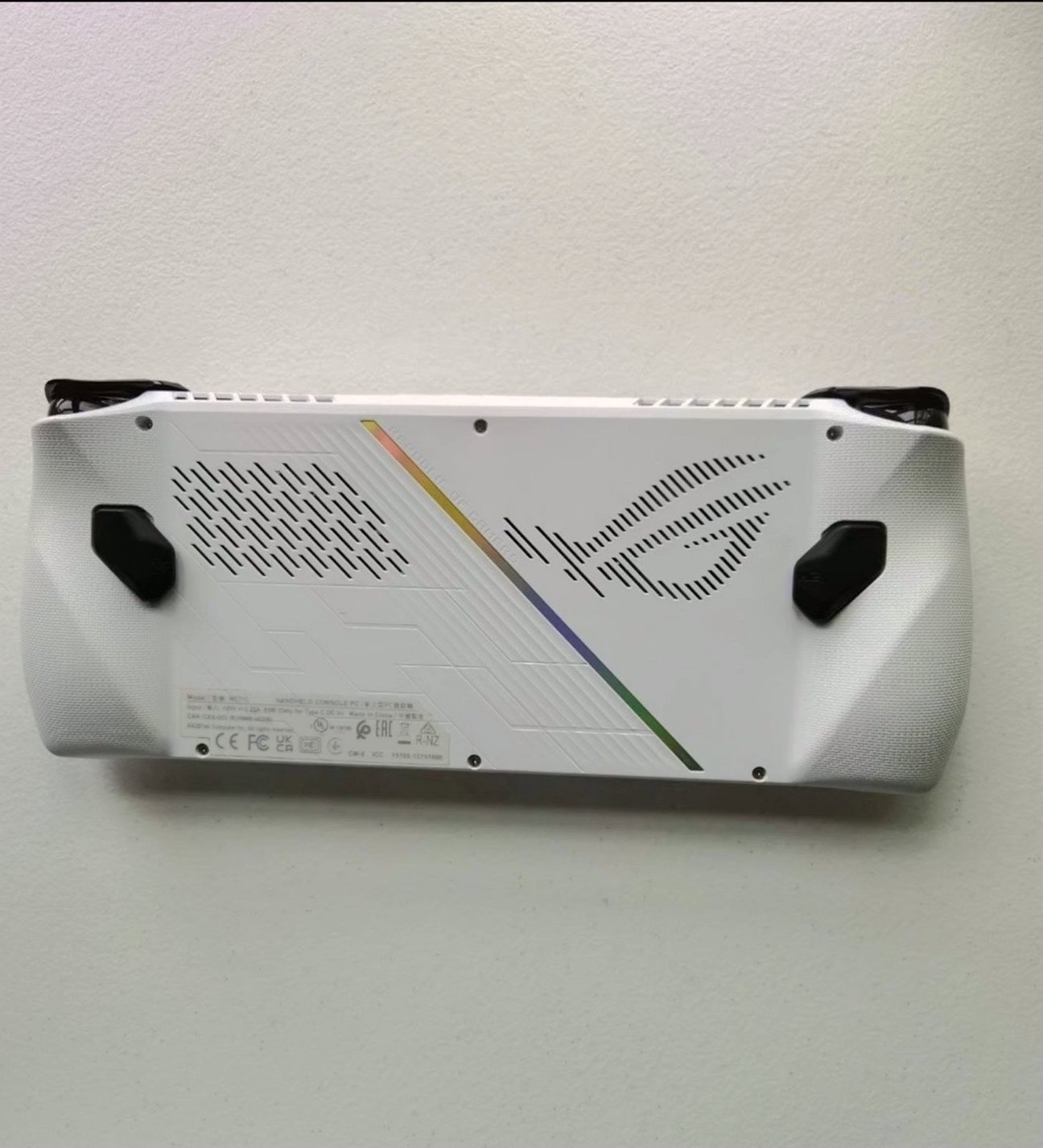 ASUS ROG Ally Z1 Extreme 512GB Gray Unlocked - Used image 2