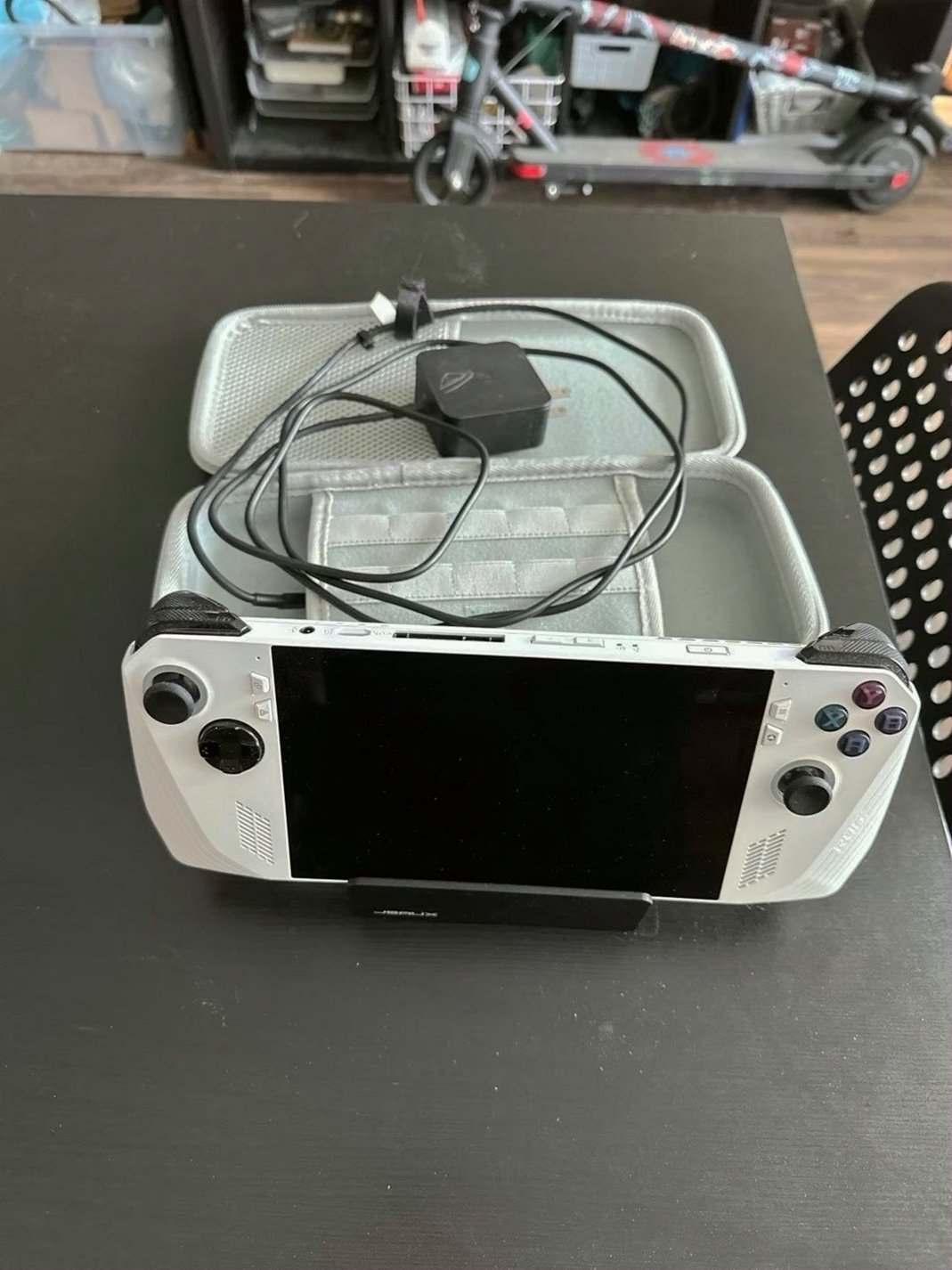 ASUS Rog Ally Z1 Extreme 512GB White Unlocked - Used image 3