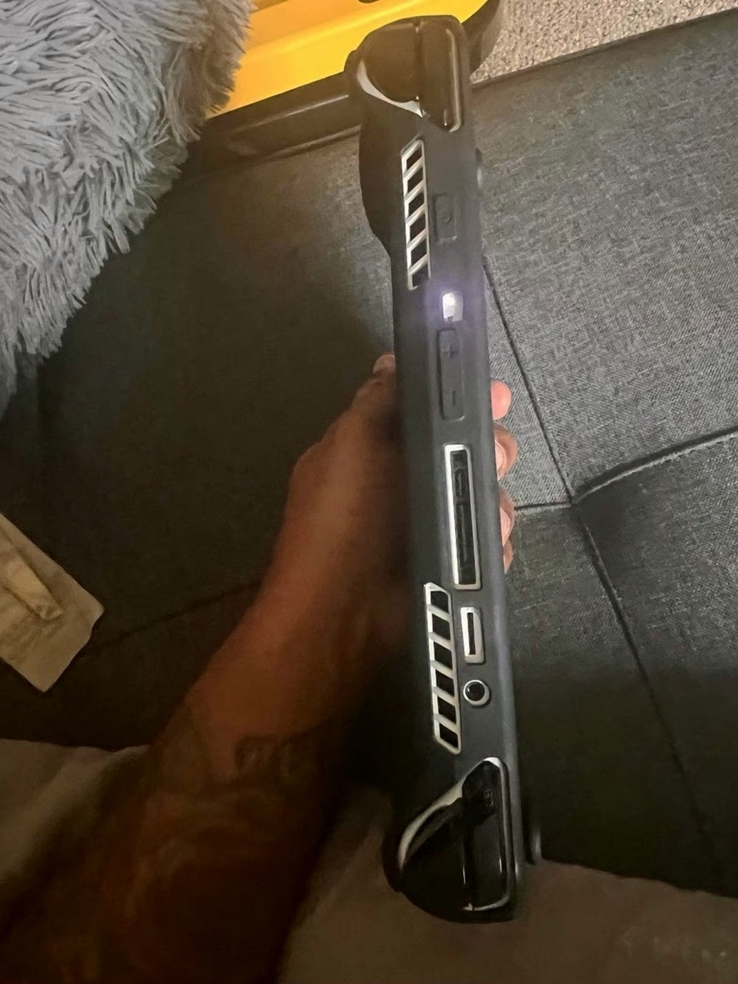 ASUS ROG Ally 2P18 1TB White Unlocked - Used image 3
