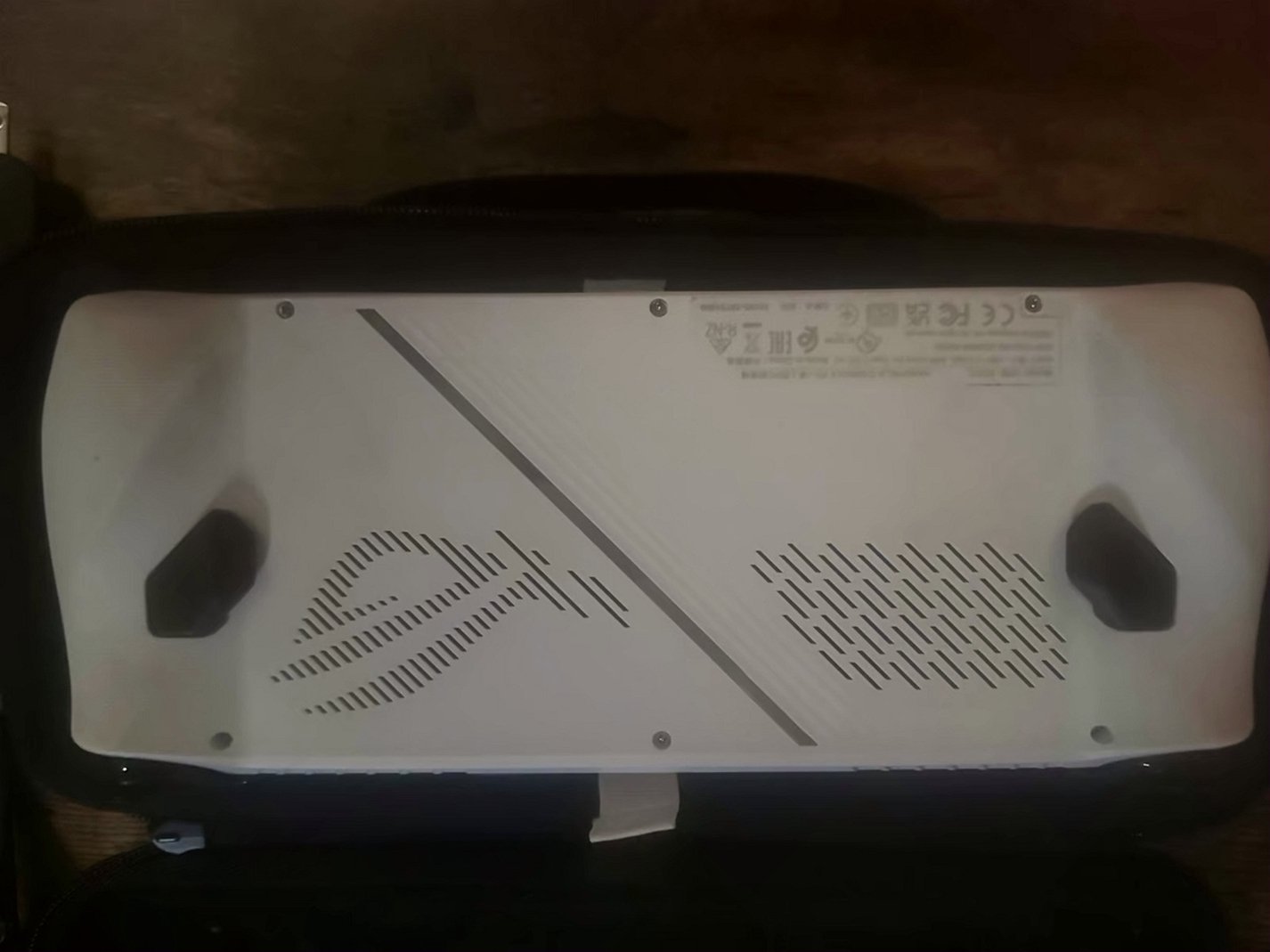 ASUS ROG Ally Z1 Extreme 512GB 8P55 Used image 3