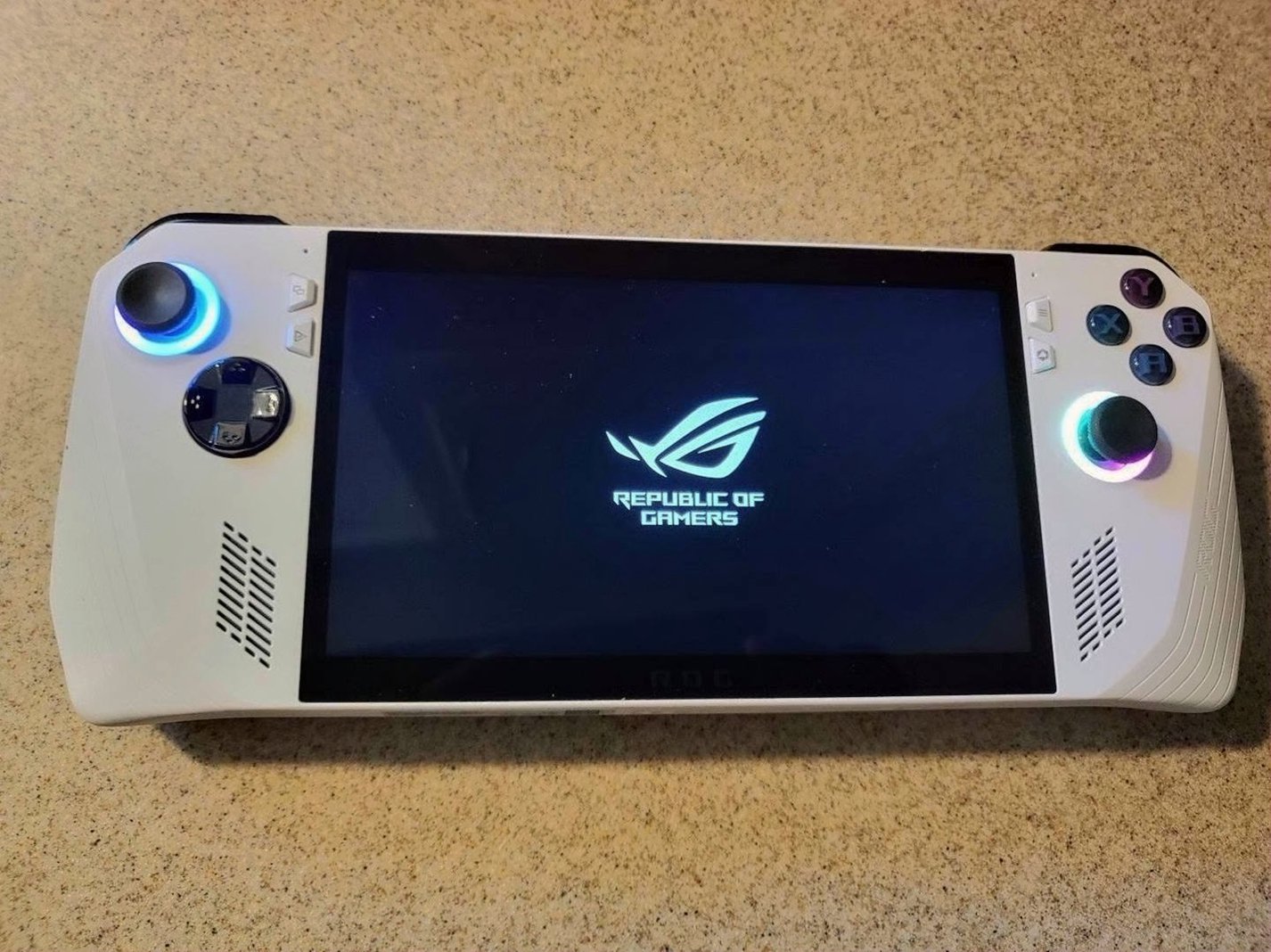ASUS ROG Ally 512GB White Unlocked - Used image 2