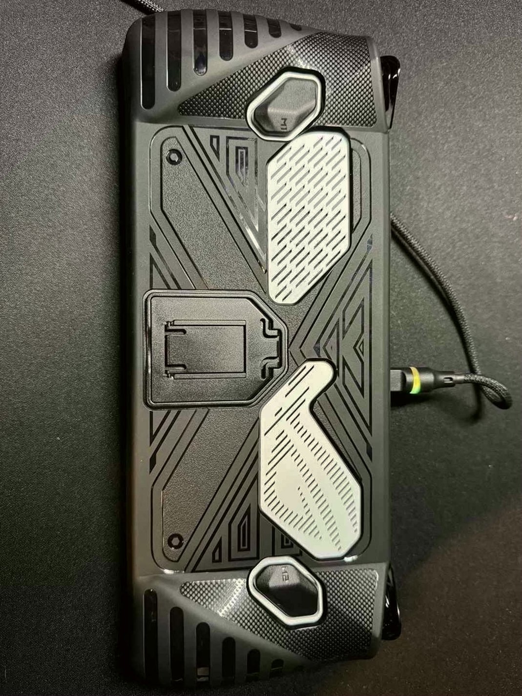 ASUS ROG Ally Z1 Extreme 512GB Unlocked - Used image 2