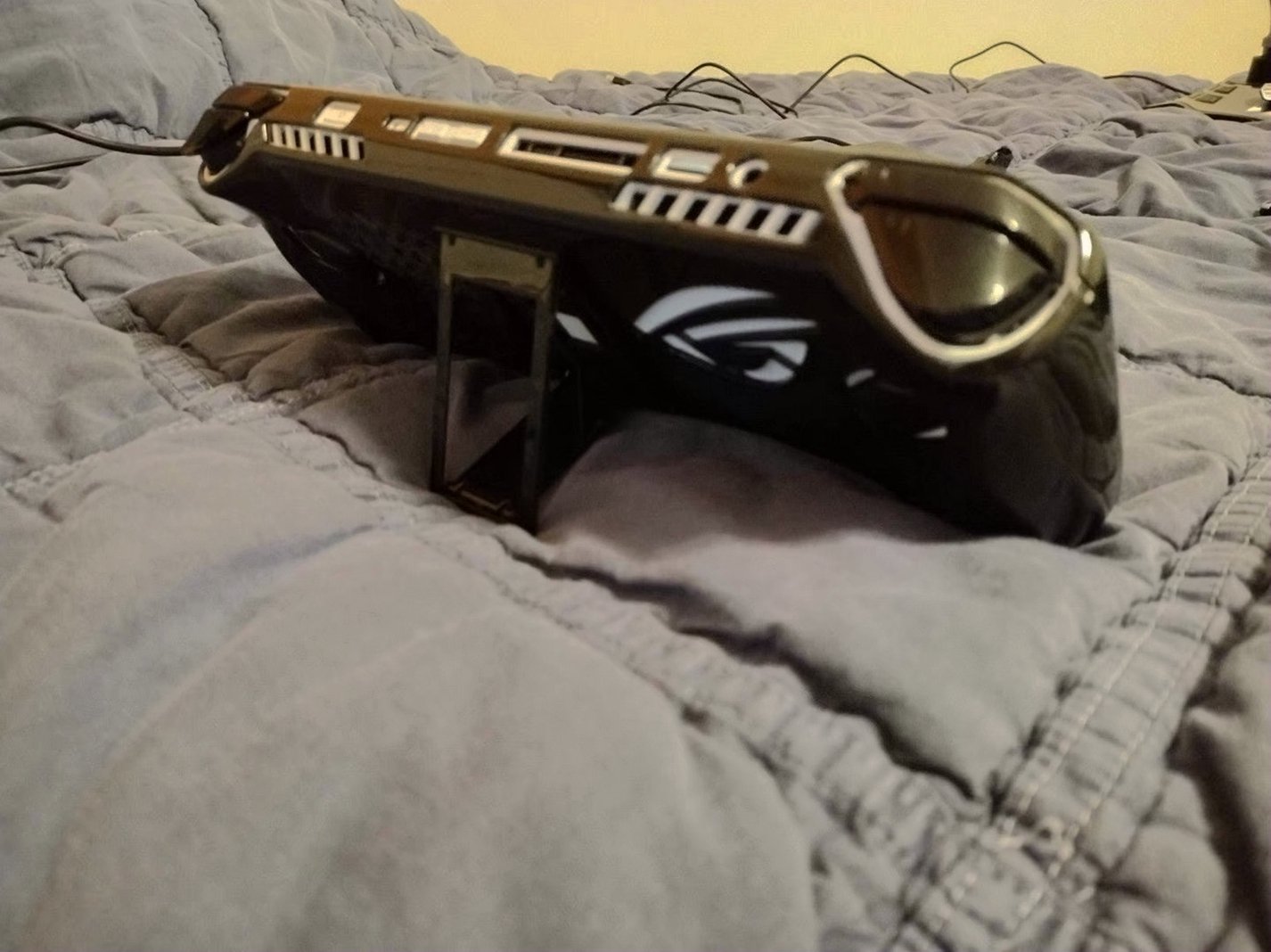 ASUS ROG Ally Z1 Extreme 512GB Unlocked - Used image 3