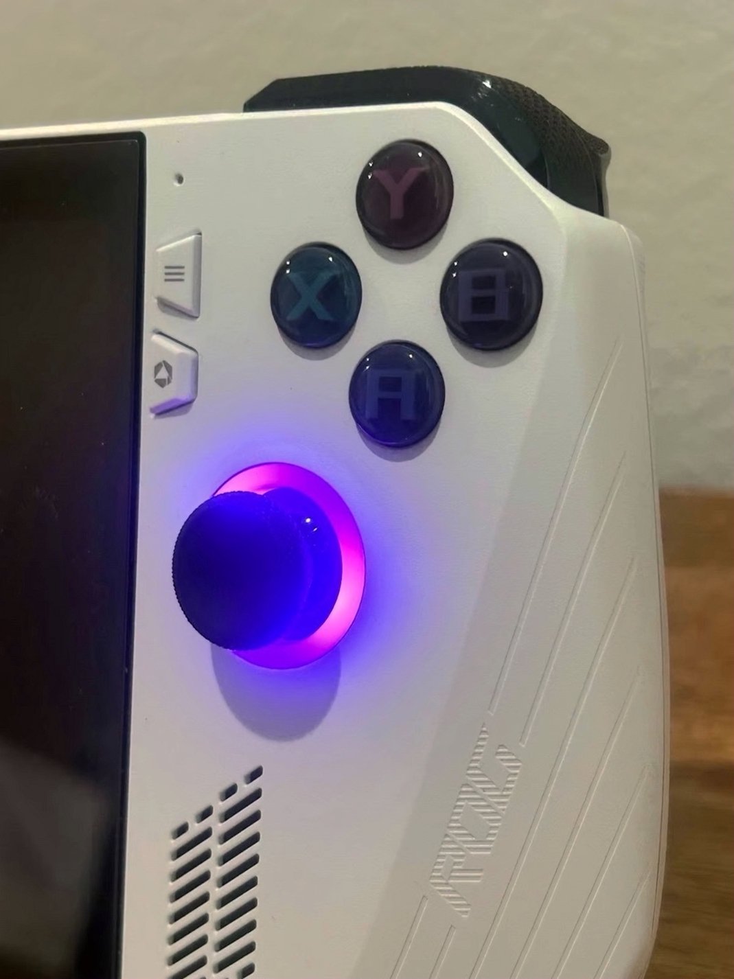 ASUS Rog Ally Z1 Extreme 8M23 512GB White Unlocked - Used image 4