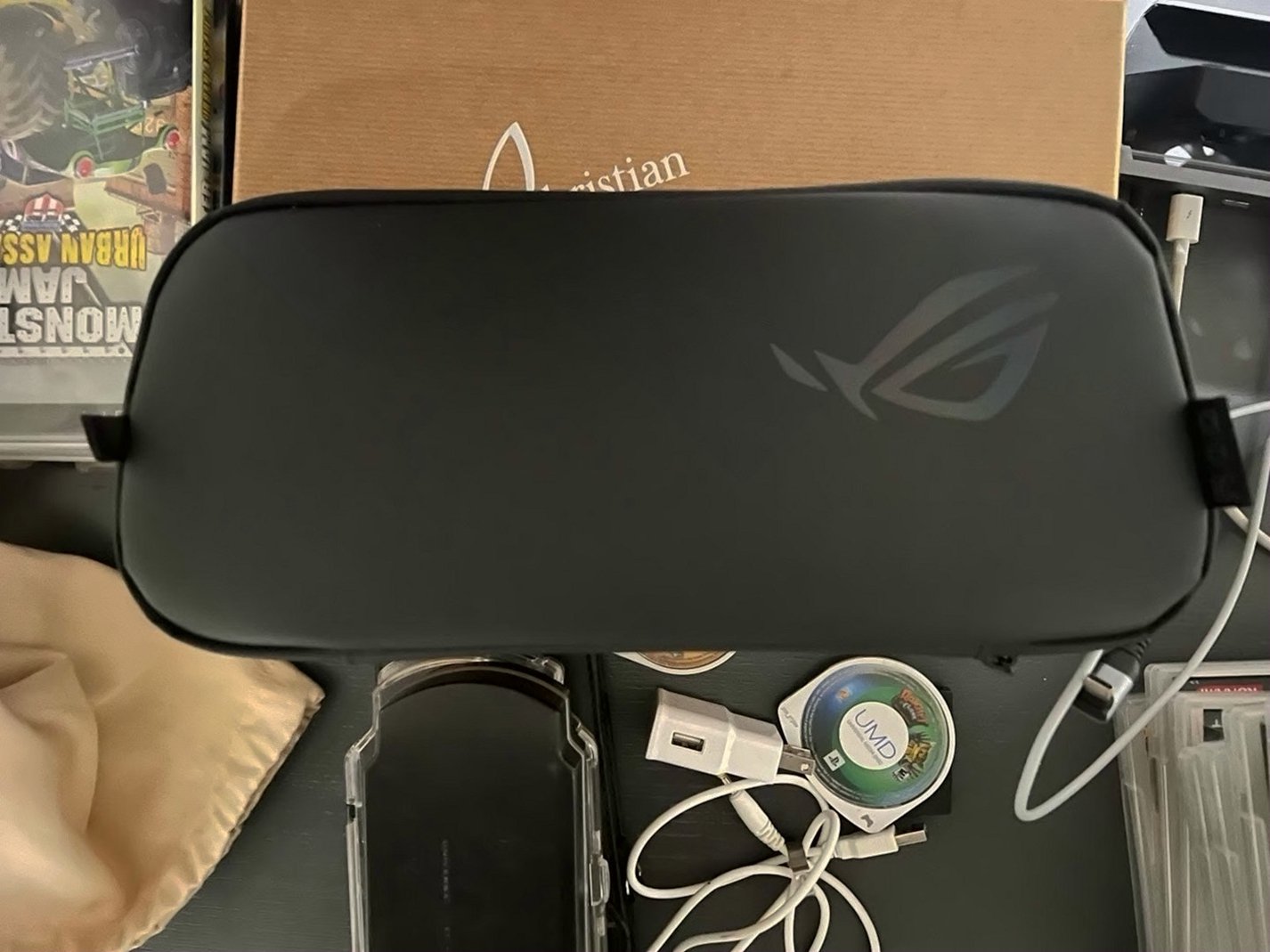 ASUS ROG Ally Z1 Extreme 4TB Unlocked - Used image 4
