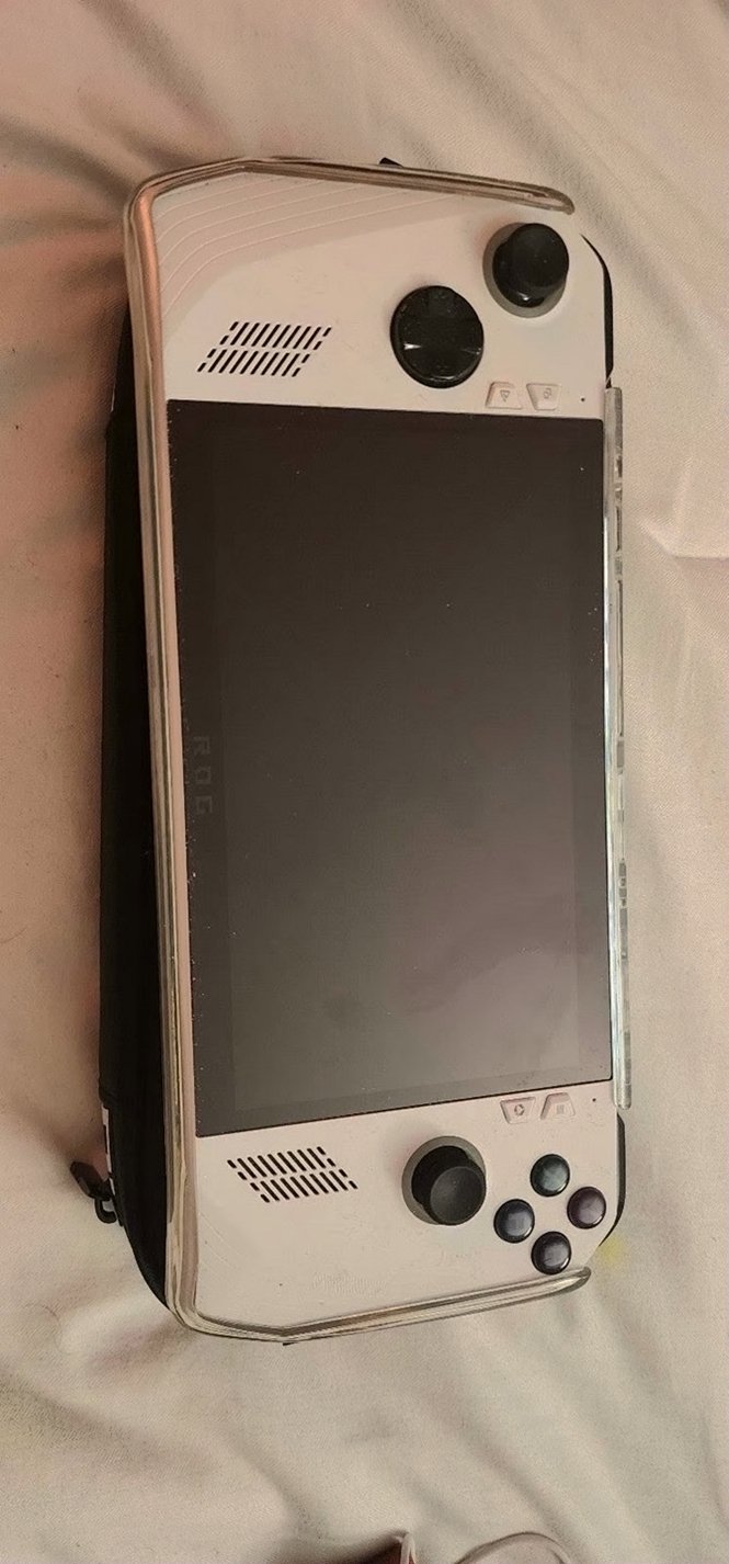 ASUS ROG Ally Z1 Extreme 512GB Unlocked - Used image 4