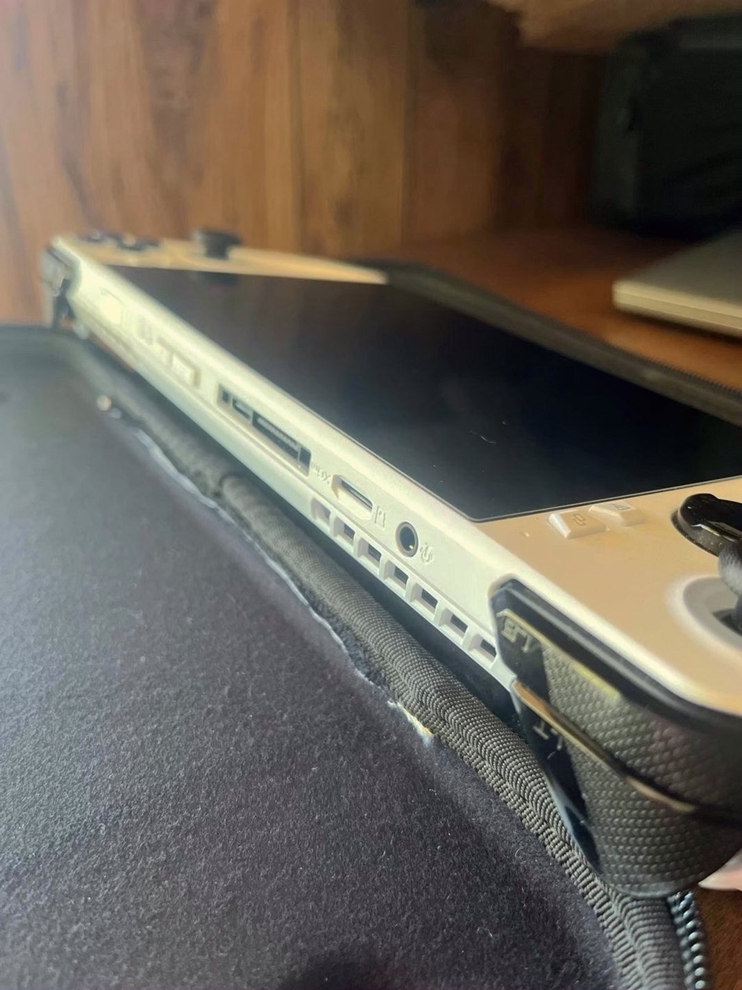 ASUS ROG Ally Z1 Extreme 1TB Black - Used image 5