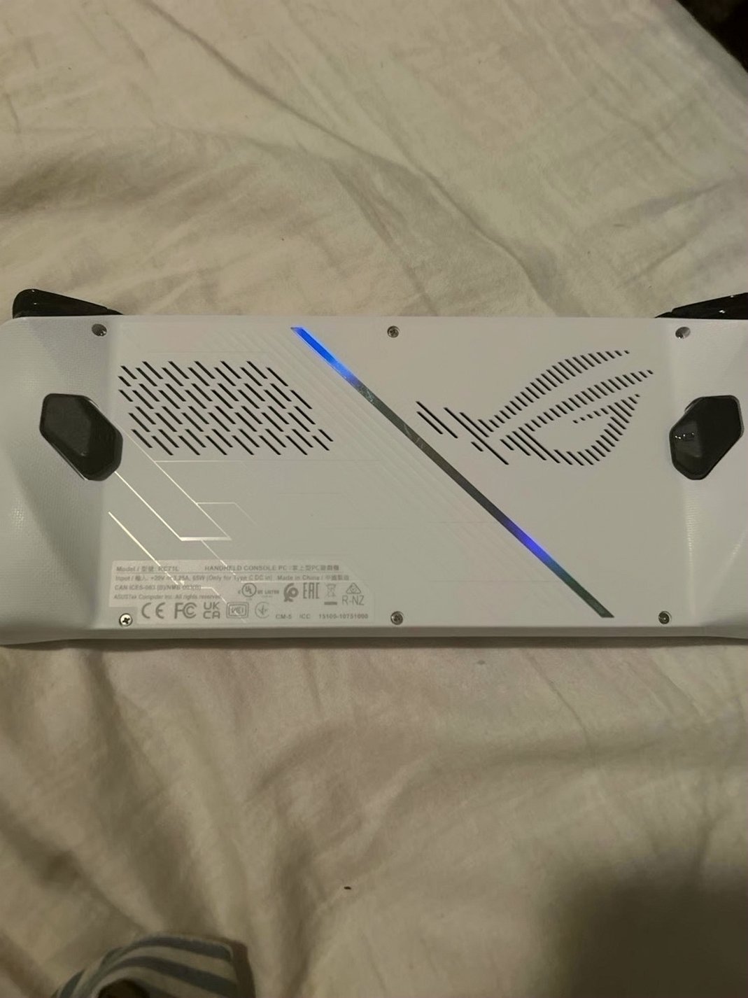 ASUS ROG Ally Z1 Extreme 512GB - Used image 2