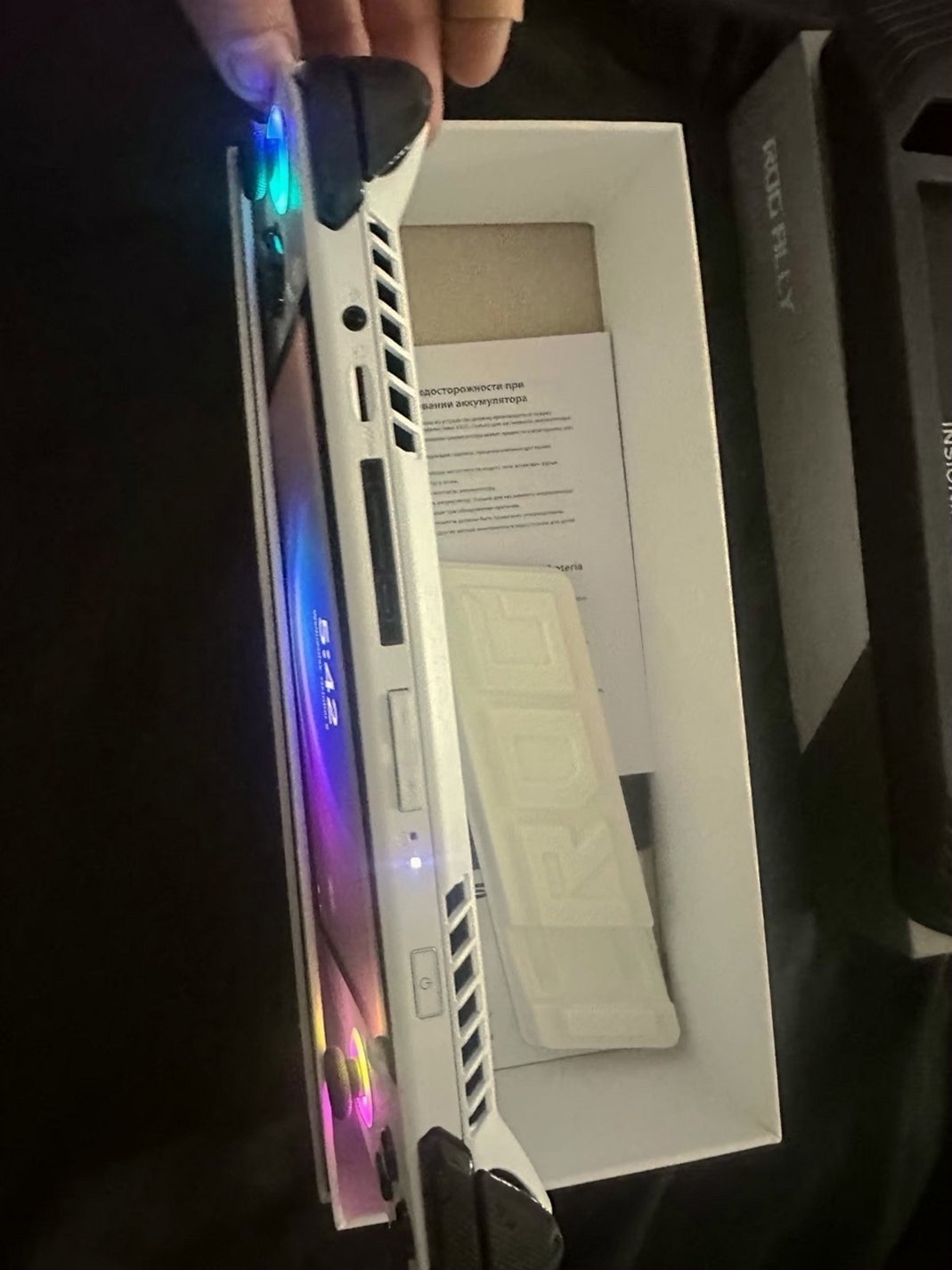 ASUS ROG Ally Z1 Extreme 3V66 Unlocked - Used image 4