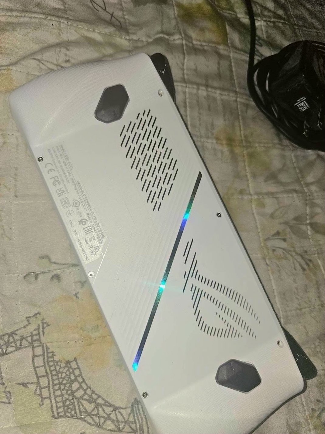 ASUS ROG Ally Z1 Extreme 512GB Black Unlocked - Used image 2