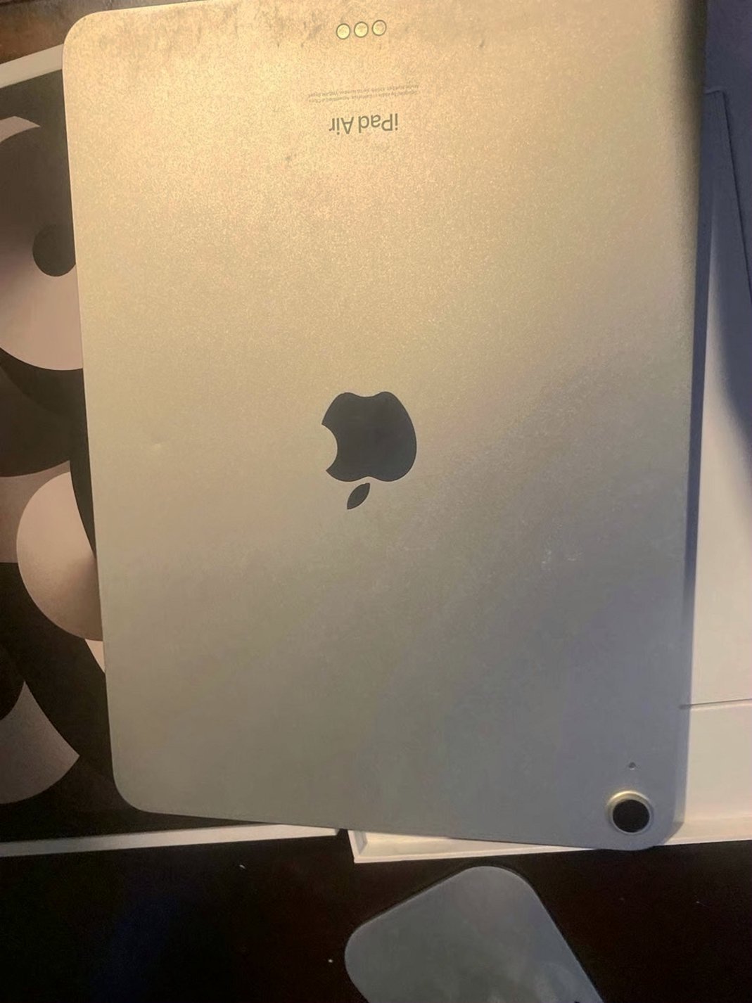Apple iPad Air 5th Generation 64GB Space Gray Unlocked - Used image 4