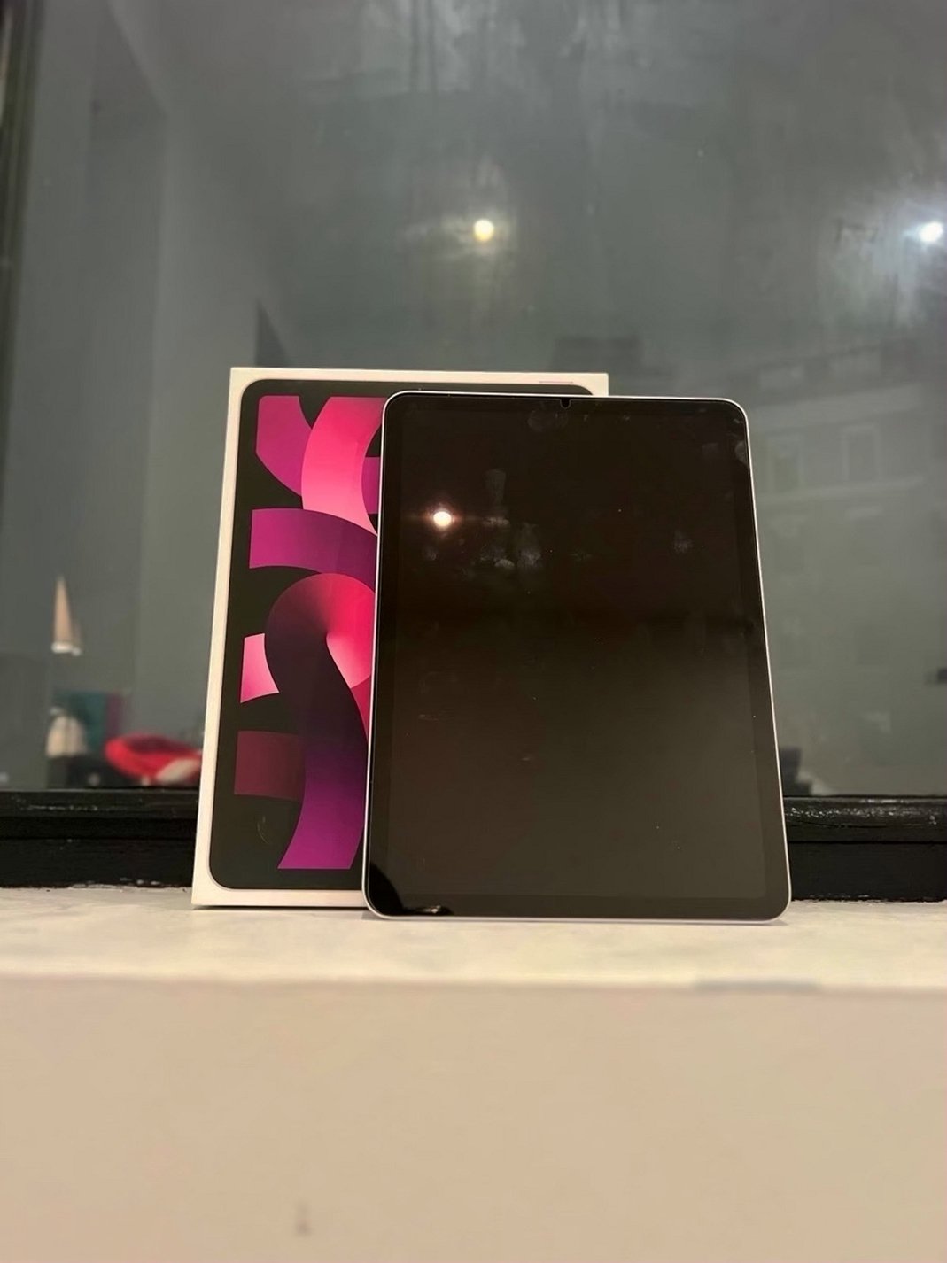 Apple iPad Air 5th Generation 256GB Unlocked - Used image 2