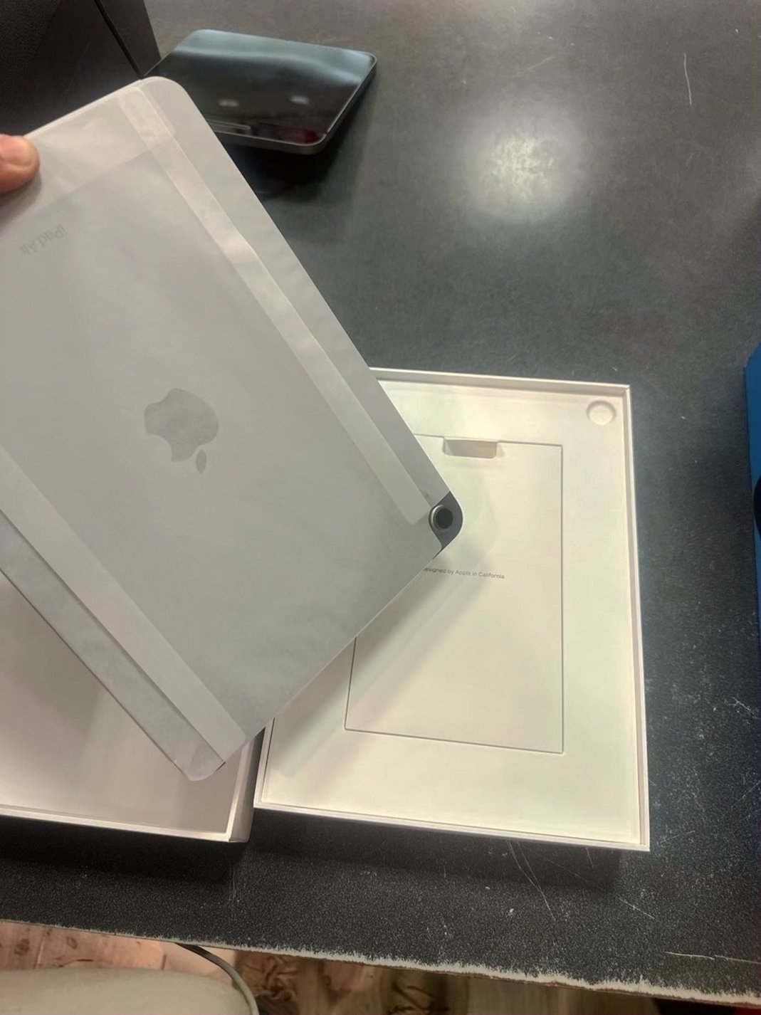 Apple iPad Air 11 inch M2 1C93 Unlocked Used image 4