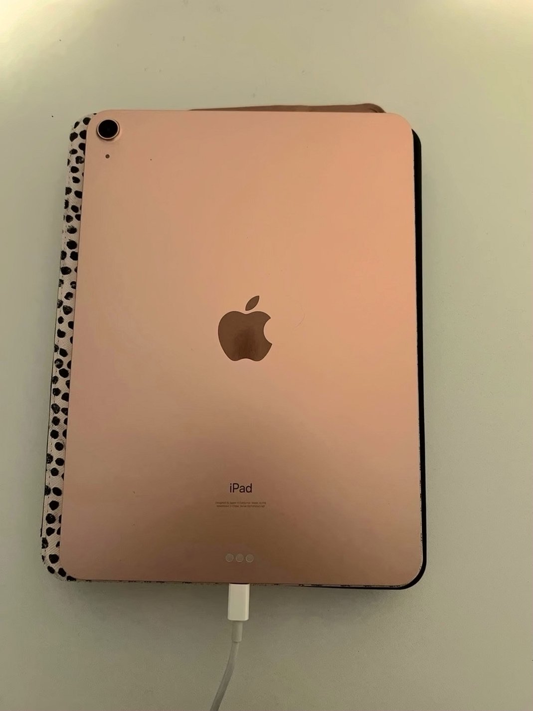 Apple iPad Air 4th Generation 64GB Space Gray Unlocked - Used image 2