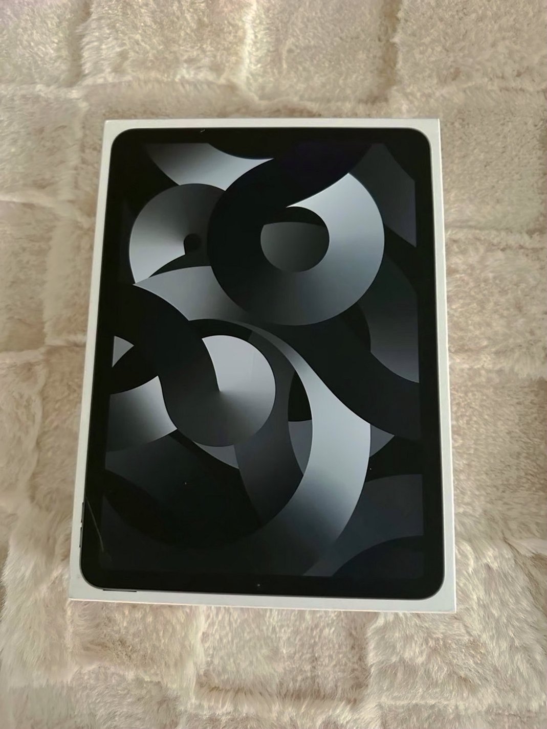 Apple iPad Air 5th Generation 64GB Space Grey Unlocked - Used image 2