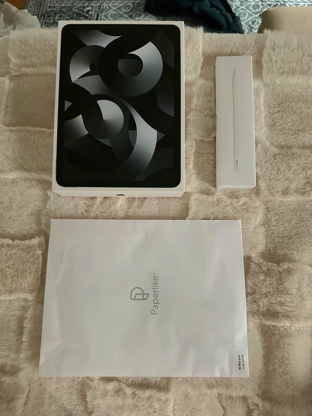 Apple iPad Air 5th Generation 64GB Space Grey Unlocked - Used image 4