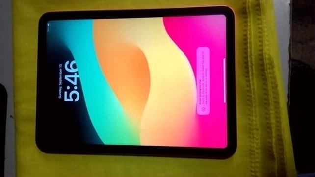 Apple iPad Air 2T65 64GB Unlocked - Used image 5