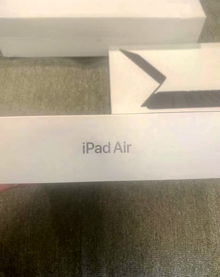 Apple iPad Air 4th Generation 64GB Space Gray Unlocked - Used image 2