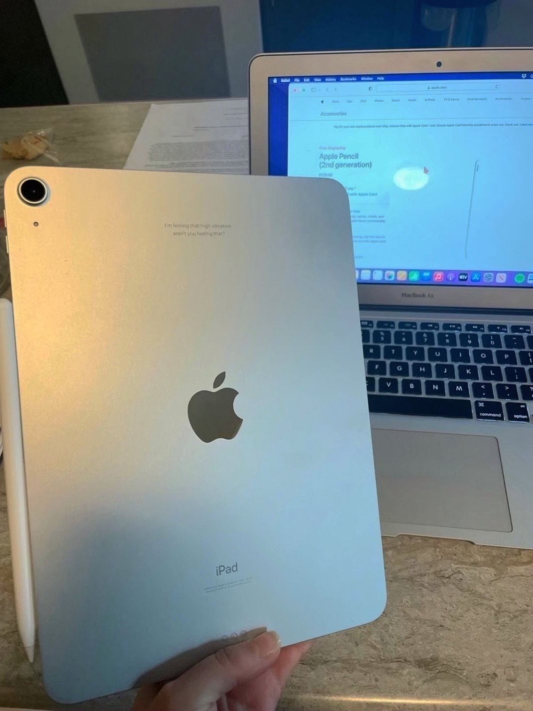 Apple iPad Air 4th Generation 256GB Silver Unlocked - Used image 5