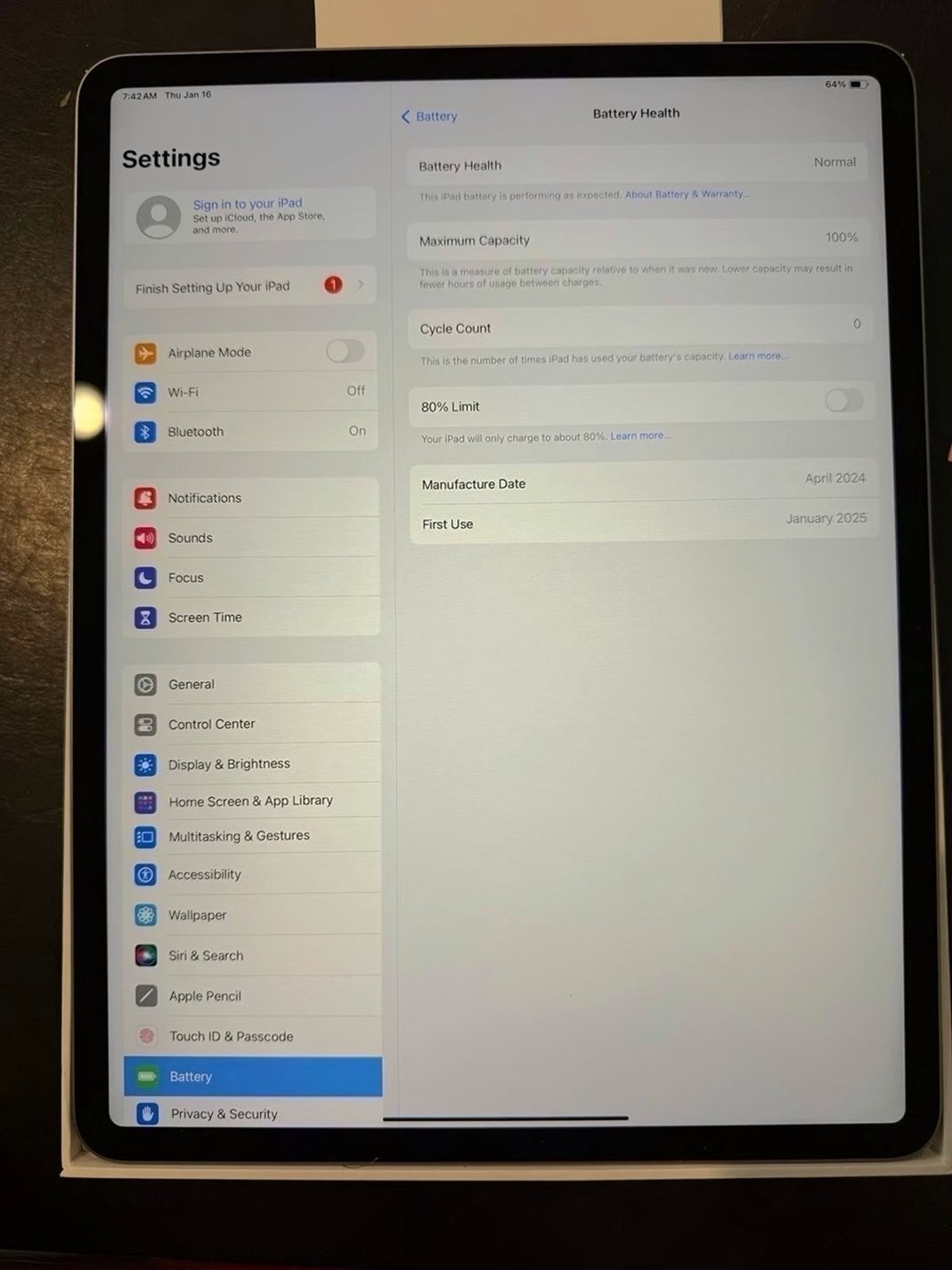 Apple iPad Air 13” M2 128GB Space Gray Unlocked - Used image 3