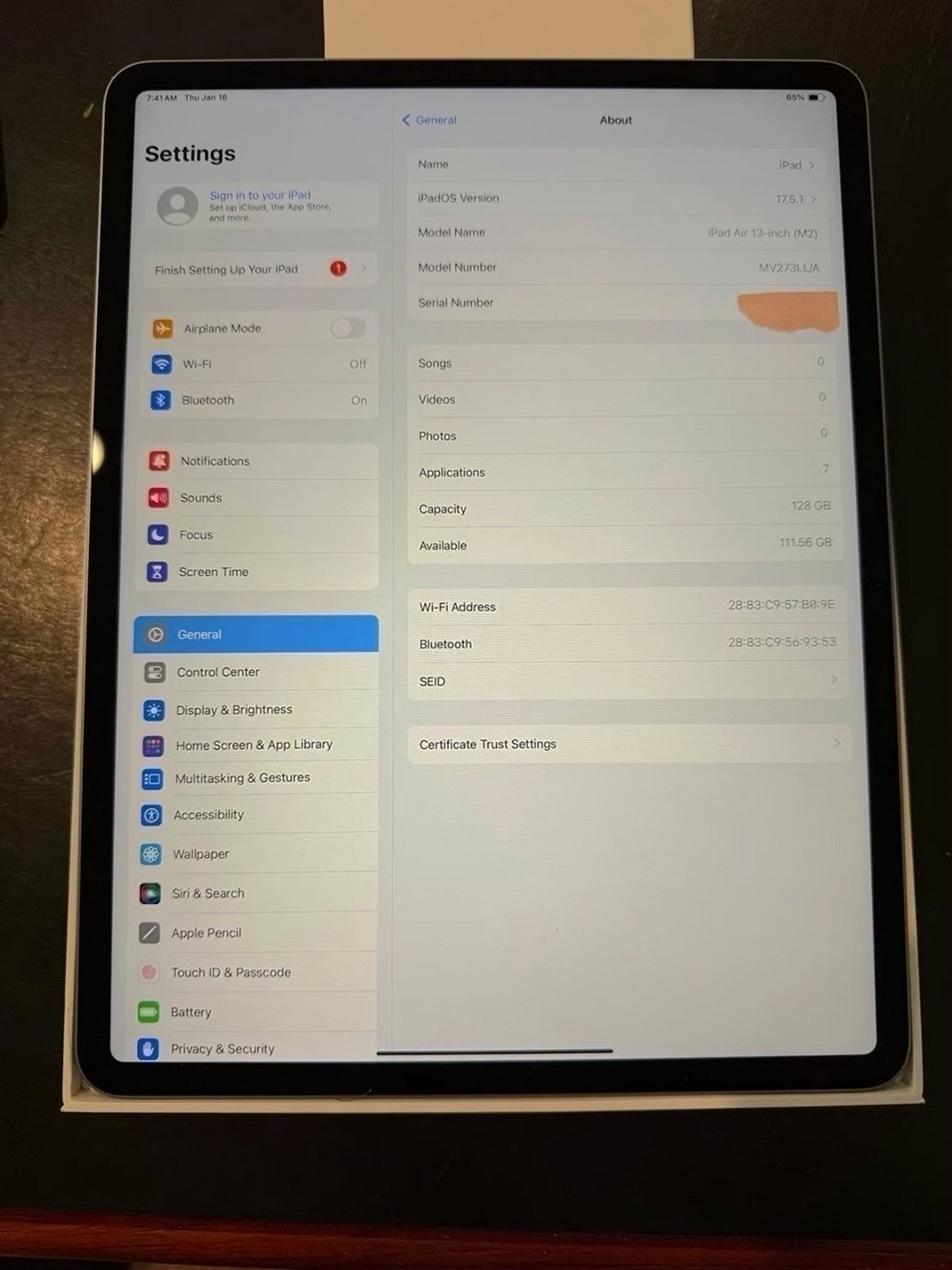 Apple iPad Air 13” M2 128GB Space Gray Unlocked - Used image 4