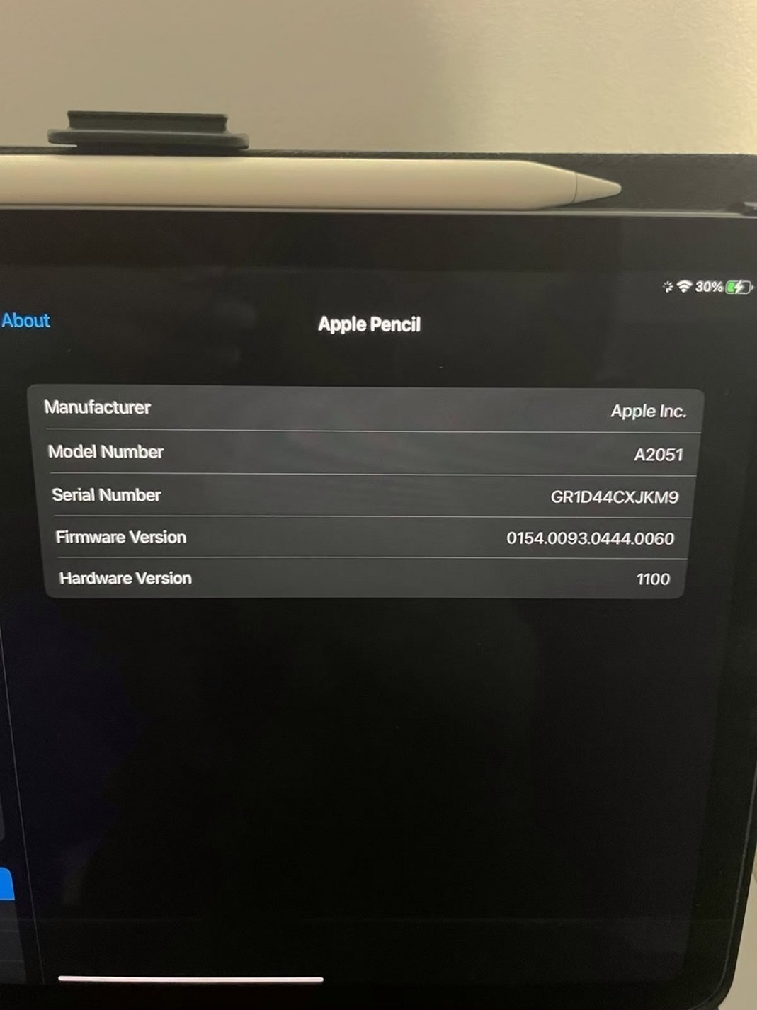 Apple iPad Air 4th Generation Space Gray Unlocked - Used image 3