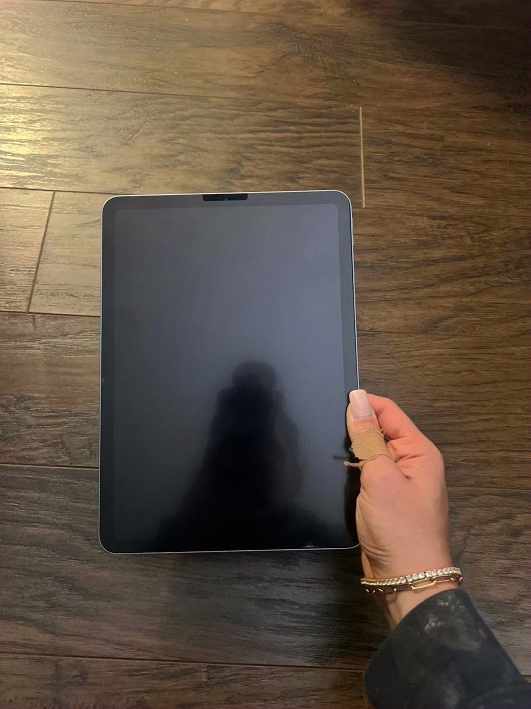 Apple iPad Air 4th Generation 64GB Sky Blue Unlocked - Used image 2