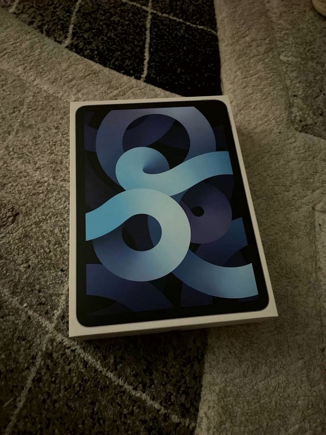 Apple iPad Air 4th Generation 64GB Sky Blue Unlocked - Used image 4
