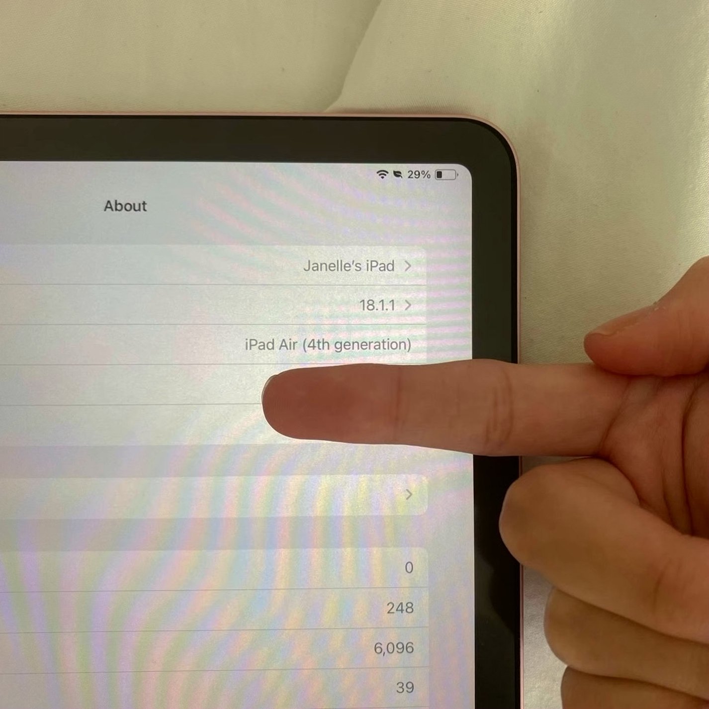 Apple iPad Air 4th Generation 64GB Unlocked - Used image 4