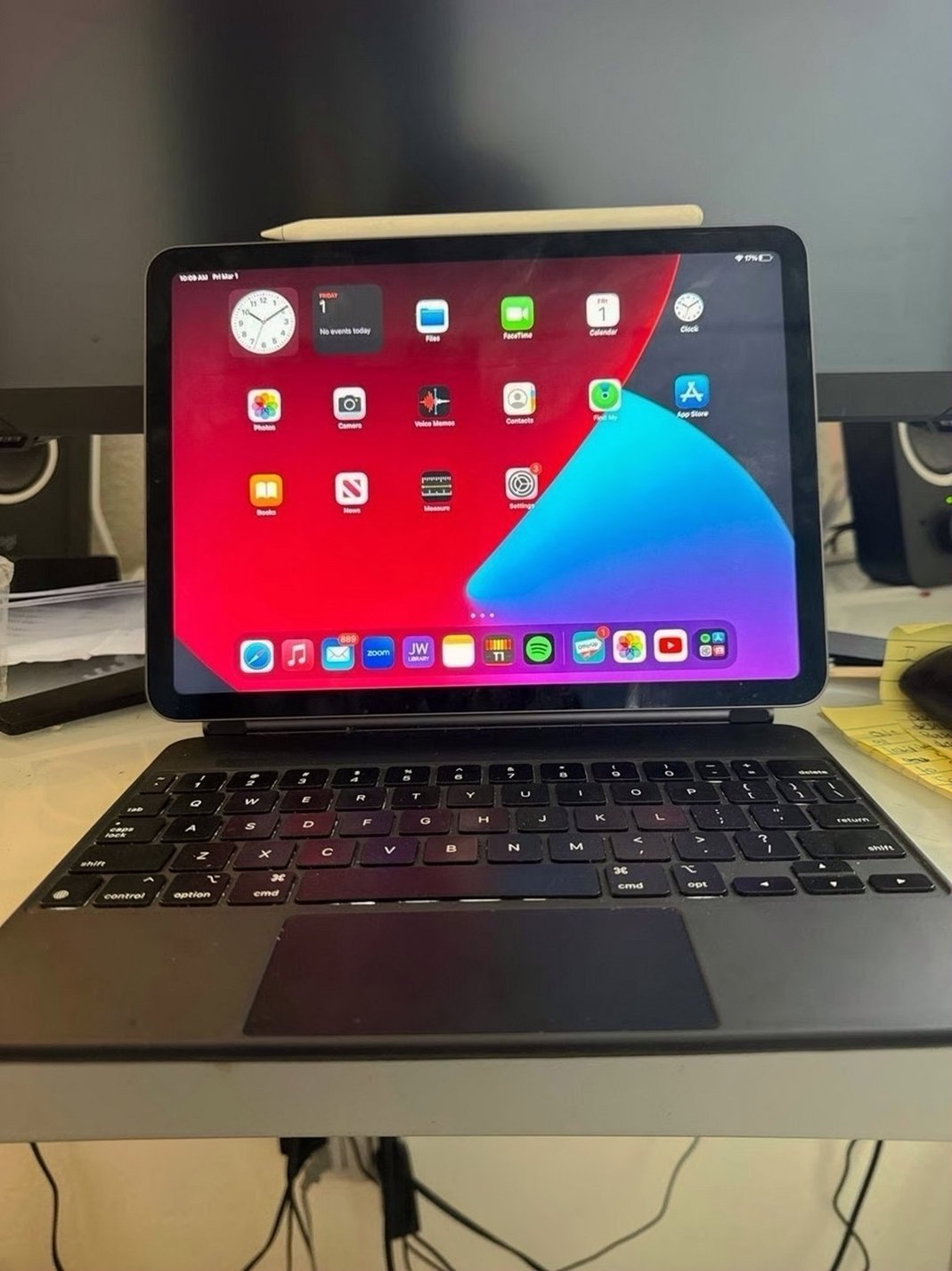 Apple iPad Air 5th Generation 64GB Silver Unlocked - Used
