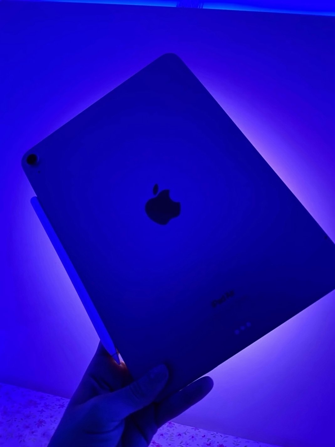 Apple iPad Air 5th Generation with Apple Pencil Unlocked - Used